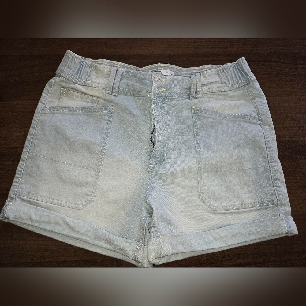 Womens Time And Tru Shorts - Size 8 - Light Wash